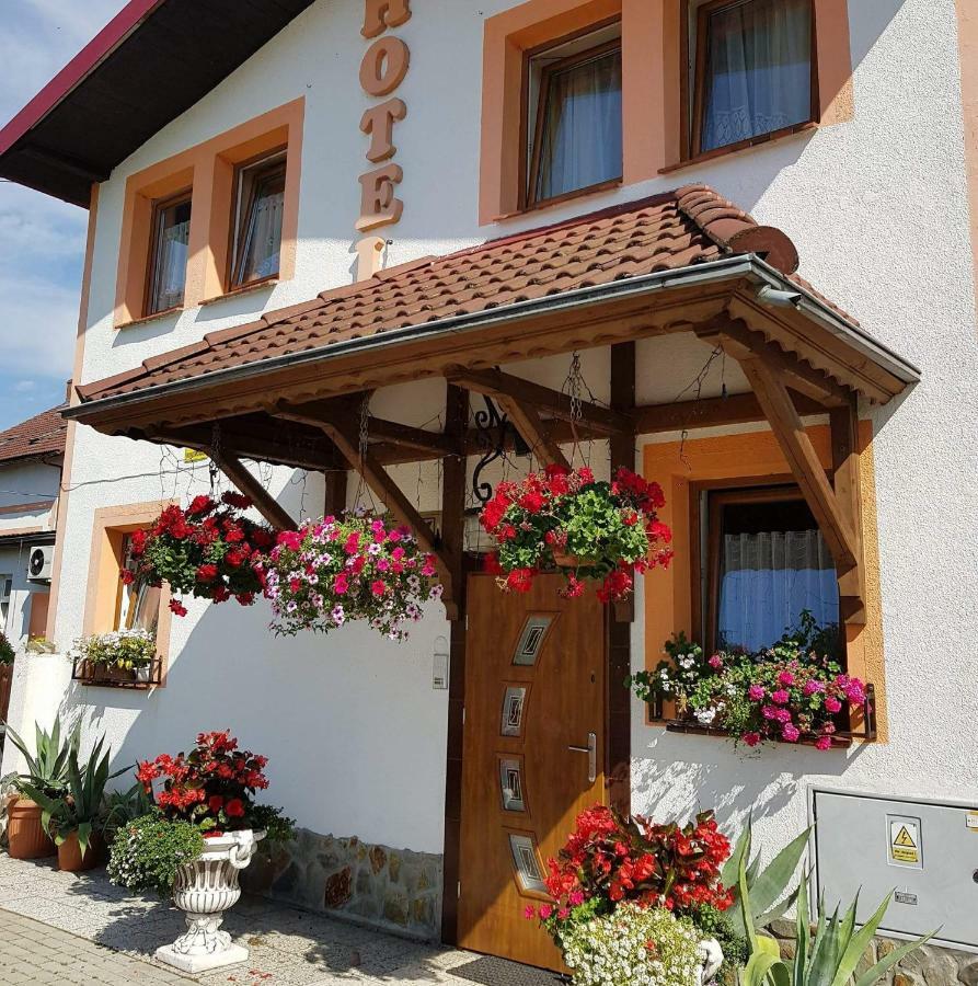 Hotel Zaulek Olszyna  Bagian luar foto
