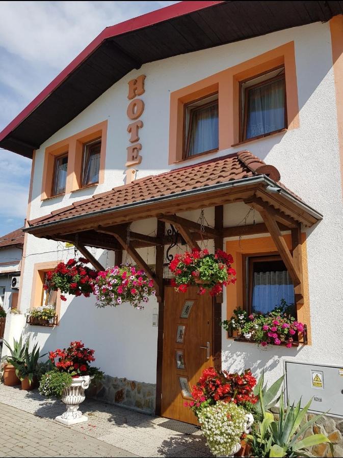 Hotel Zaulek Olszyna  Bagian luar foto
